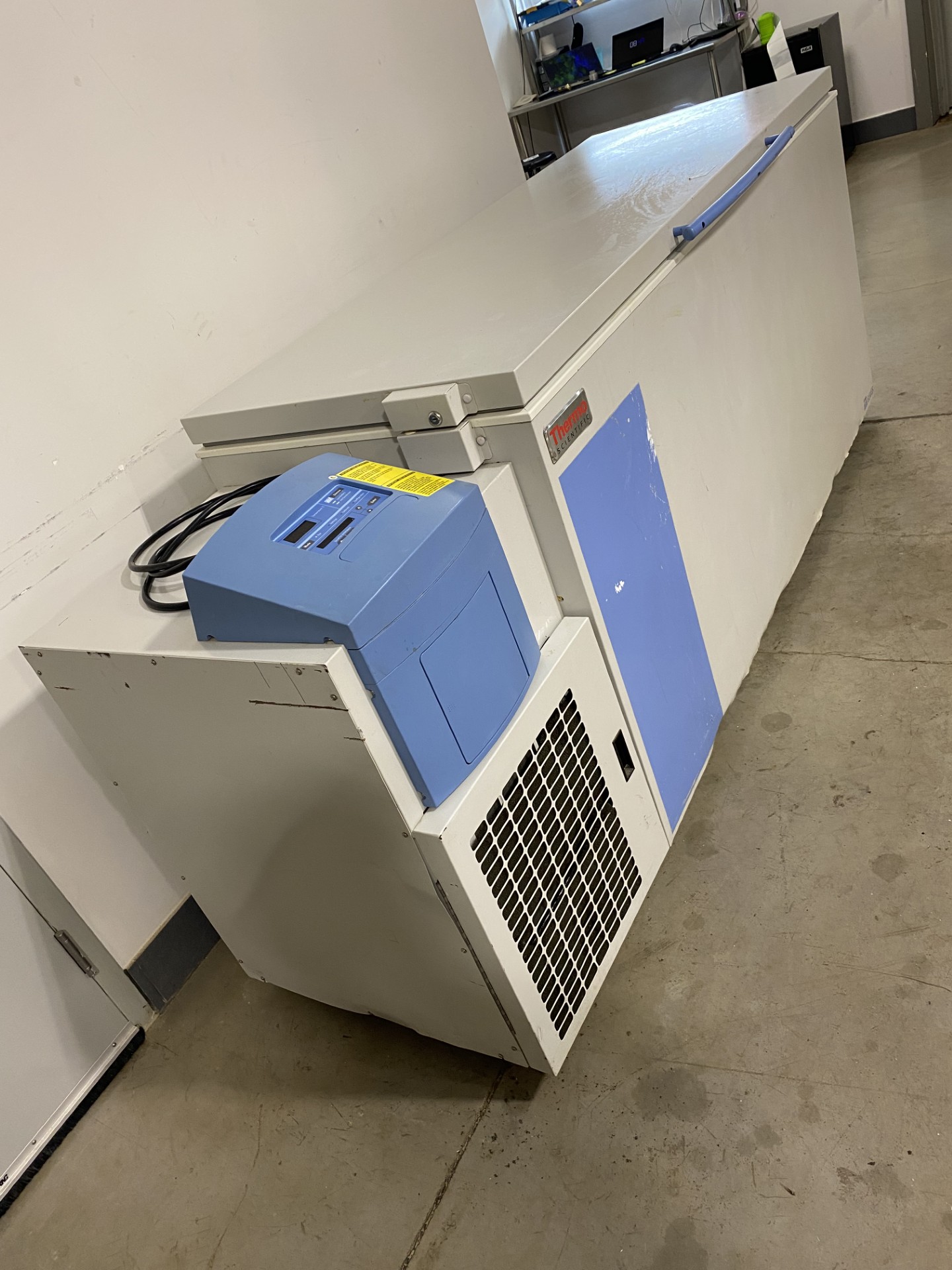 Thermo Scientific Forma 8600 Series (20 cu. ft.) Ultra-Low Temperature Freezer - Image 3